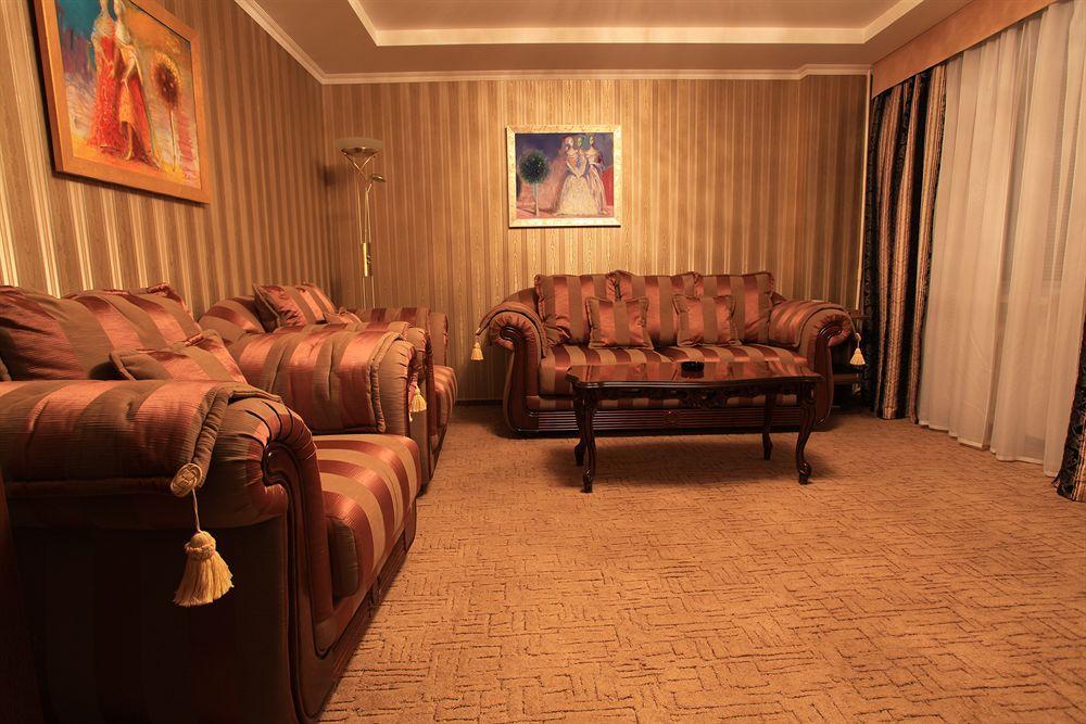 Conference Hotel Suputnyk Lviv Exterior photo